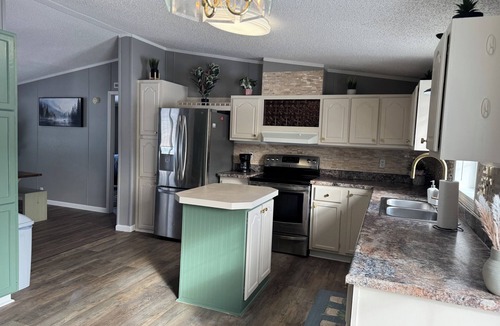 Benton House | 3 bed 2 bath spacious and cozy Newly remodeled home at Kentucky lake Benton ky