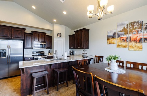 Sienna Hills House | 3 Bed/3.5 Bath | The Casitas | Close to Biking, Hiking and Adventure