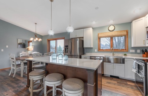 Marshfield House | 3-bed, 3-bath, 3-car garage executive home in Marshfield, WI