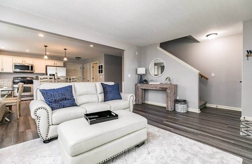 Cedar Rapids House | 3 Bed, Cozy, Modern, New Bo Area, Home!