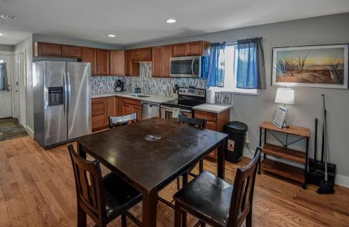 Berkley House | 3 bed home with huge yard near Hidden Lake