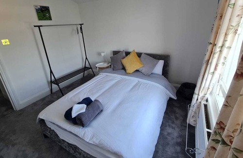 Ladywell House | 3-Bed House in London self-contained in Ladywell