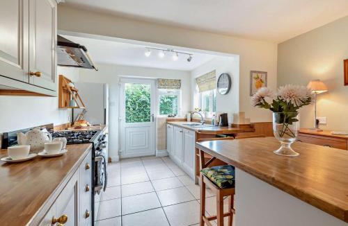 Great Longstone House | 3 Bed in Bakewell oc-95419