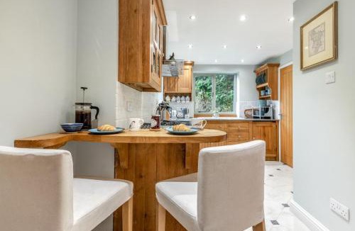 Baslow House | 3 Bed in Baslow oc-h27288