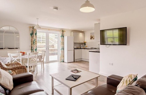 Newport House | 3 Bed in Newport oc-90246