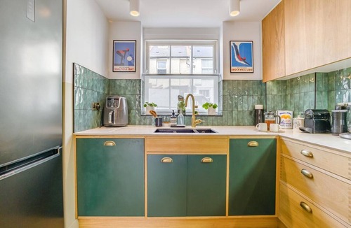Ramsgate Cottage | 3 Bed in Ramsgate (oc-m42444)