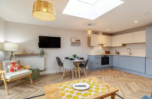 Shanklin Cottage | 3 Bed in Shanklin (oc-w33402)