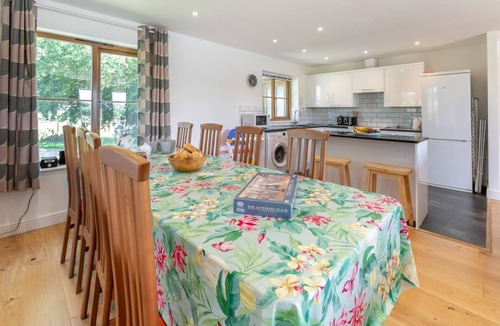 Black Torrington Ski Chalet | 3 Bed in Shebbear (oc-l32582)