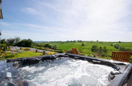 Kingswood House | 3 Bed in Welshpool oc-bow122