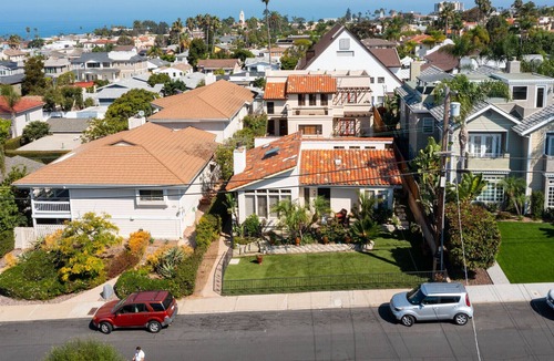 Beach Barber Tract House | 3 Bed La Jolla Beach House with Pool
