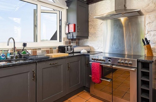 Babbacombe Cottage | 3 Bed - Smugglers Cottage - Sleeps 6 guests in 3 bedrooms