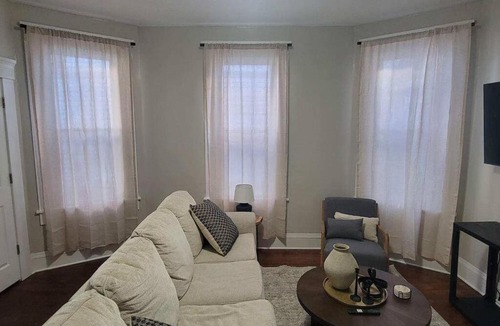 Tremont Apartment | 3 Bed Spacious 1st Floor Apt at Tremont