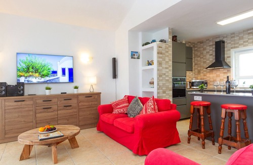 Puerto del Carmen Villa | 3 Bed Villa, Private Heated Pool Central Puerto Del Carmen, Fantastic Locatio