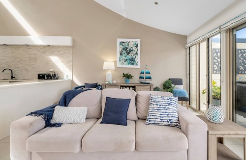 Denhams Beach Apartment | 3-Bed with Beach Views and Entertainment Area