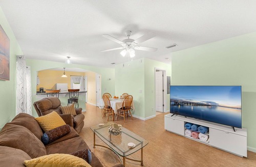 Melbourne House | 3-Bed with pool - Close to beach