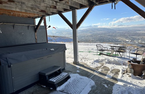 Draper House | 3 bedrm Luxurious Apartment with Best View in Salt lake City and Private Hot Tub