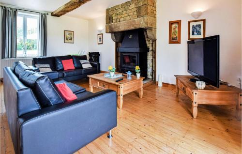 Saint-Germain-de-Tallevende-la-Lande-Vaumont House | 3 Bedroom Awesome Home In Vire Normandie