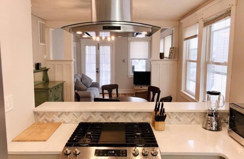 North End Condo | 3 bedroom, 1 full bath condo, close to the beach! Book today!