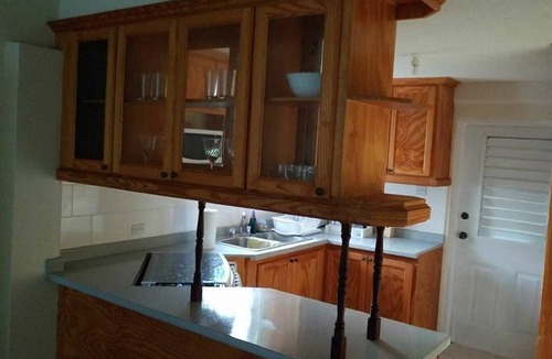 Four Roads Apartment | 3 Bedroom 2 Bathroom Apartment. Sleeps family of 6. Very comfortable and safe