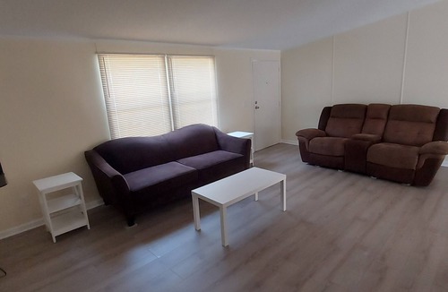 Elberta House | 3 bedroom, 2 bath mobile home in peaceful neighborhood.