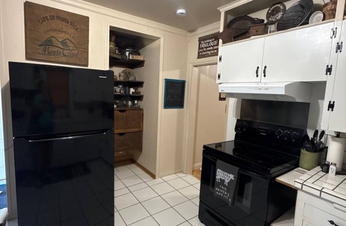 Crowell House | 3 bedroom/2 bath, two story rock house is ready to accodomate you and your crew!
