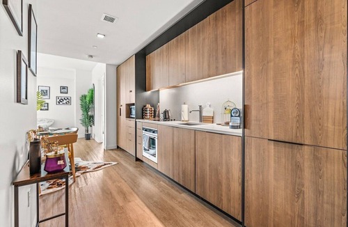 East Cambridge Apartment | 3 Bedroom 2 bathroom LUX Boston Highrise