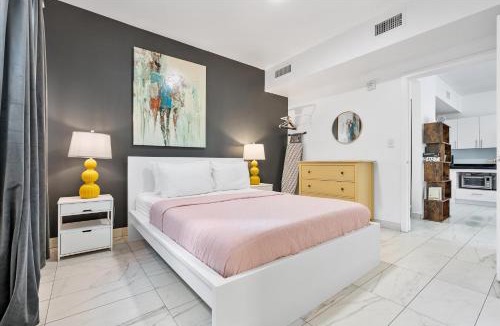North Beach Apartment | 3 Bedroom 3 Bathroom Miami Beach Apartment