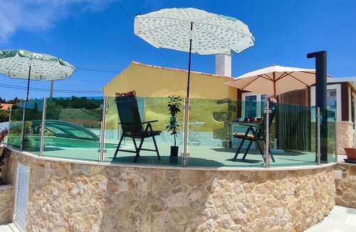 Alcobaca Villa | 3-bedroom, 7p Family villa in delightful Alcobaça with private pool and parking.