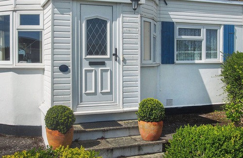 Pagham Cottage | 3 bedroom accommodation in Pagham, near Bognor Regis