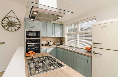 Stuppington Ski Chalet | 3 bedroom accommodation in Canterbury