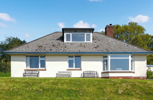 Newton Saint Cyres Cottage | 3 bedroom accommodation in Whitestone