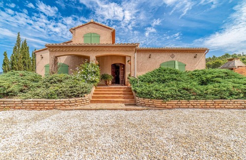 Pierrerue House | 3 bedroom accommodation in Pierrerue