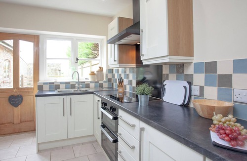 Loxton Cottage | 3 bedroom accommodation in Bleadon, near Weston-super-Mare