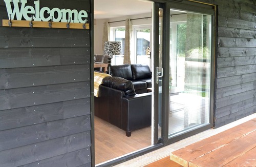 Binsted Cottage | 3 bedroom accommodation in Blacknest, near Alton