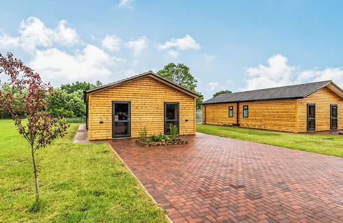 Flaxton Ski Chalet | 3 bedroom accommodation in Flaxton