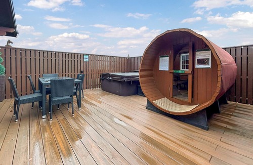 Bishopton Apartment | 3 bedroom accommodation in Glasgow