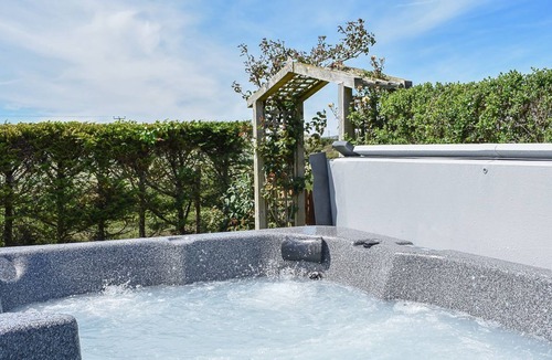 Ventnor Cottage | 3 bedroom accommodation in Chale, near Ventnor