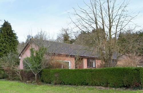 Sturminster Marshall Cottage | 3 bedroom accommodation in Sturminster Marshall, near Wimborne