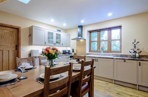 Arnold Cottage | 3 bedroom accommodation in Brandesburton, near Driffield