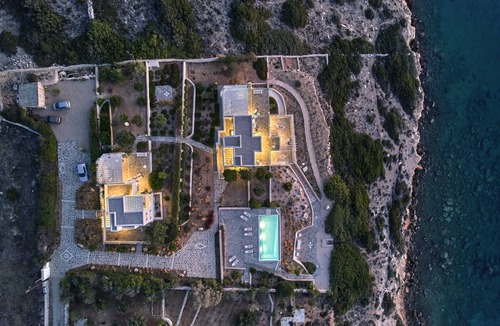 Nea Cryssi Akti Villa | 3 bedroom accommodation in Paros