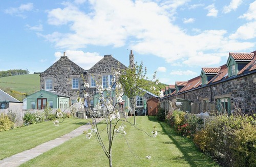 Cupar Cottage | 3 bedroom accommodation in Newburgh, Fife