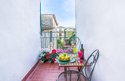 Siena Historical Center Apartment | 3 bedroom accommodation in Siena