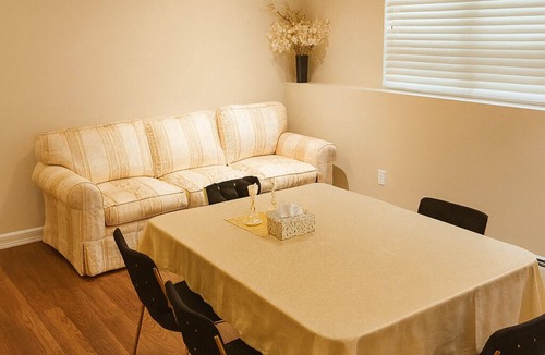 Monsey Apartment | 3-bedroom apartment in enchanting Monsey with fitness room, AC
