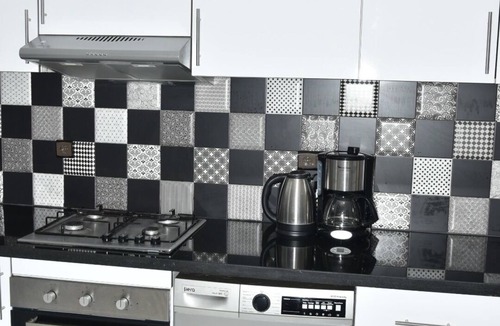 Quartier Maamora Apartment | 3 Bedroom Apartment With Netflix & Private Parking
