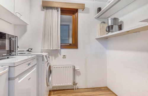 Erm House | 3 bedroom awesome home in Erm