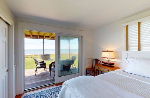Nantucket Cottage | 3 Bedroom Beach Front Cottage - 16 Sheep Pond Road