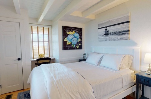 Nantucket Cottage | 3 Bedroom Beach Front Cottage - 14 Sheep Pond Road