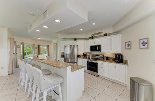 Englewood Condo | 3 Bedroom- Beachfront Condo with Amazing Sunset Views of the Gulf