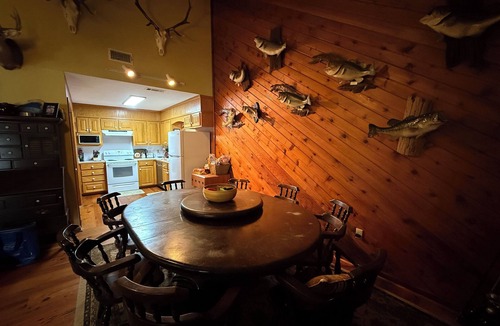 South Toledo Bend Cabin | 3-bedroom cabin South Toledo Bend with private boat ramp