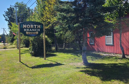 Franklin County Cabin | 3 bedroom camp w/direct snowmobile/ATV trail access! 15 min to Sugarloaf!